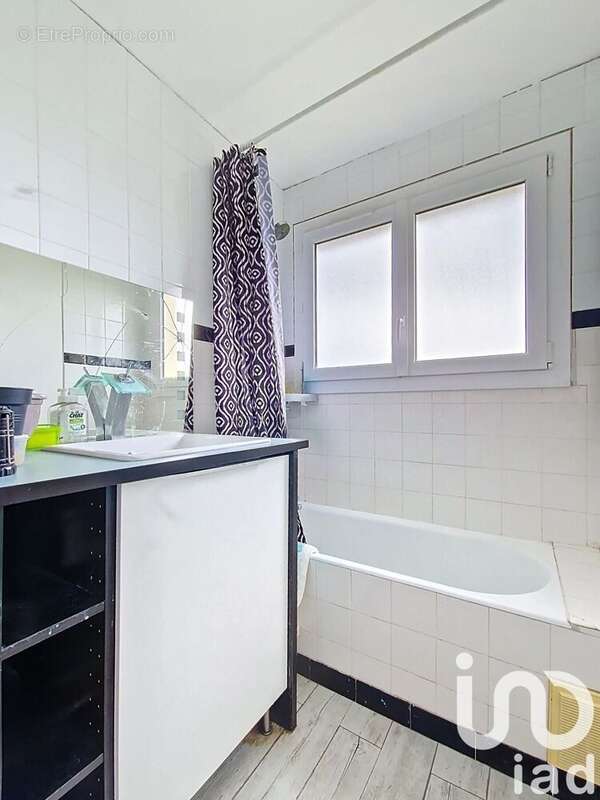 Photo 8 - Appartement à PETIT-COURONNE