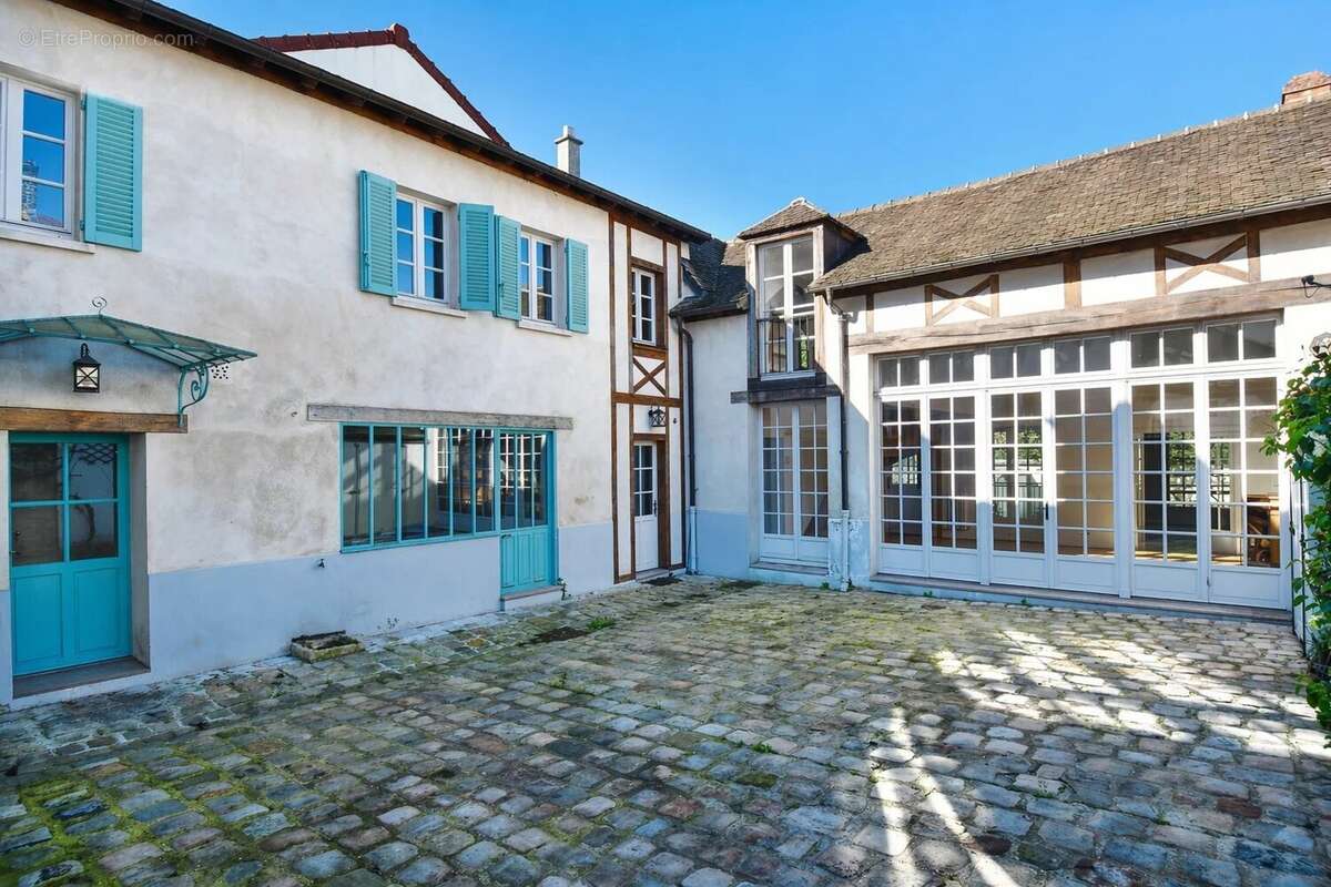 Maison à BOUGIVAL