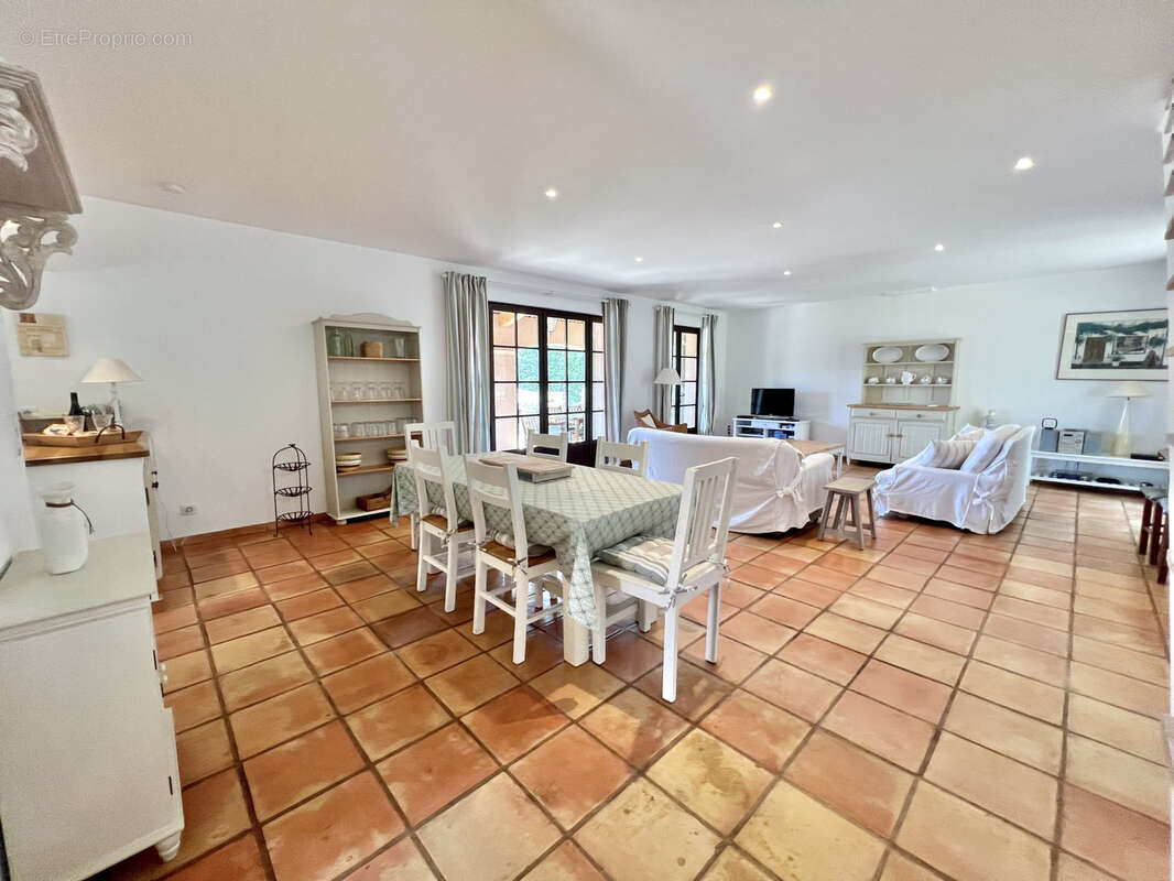 Maison à PLAN-DE-LA-TOUR