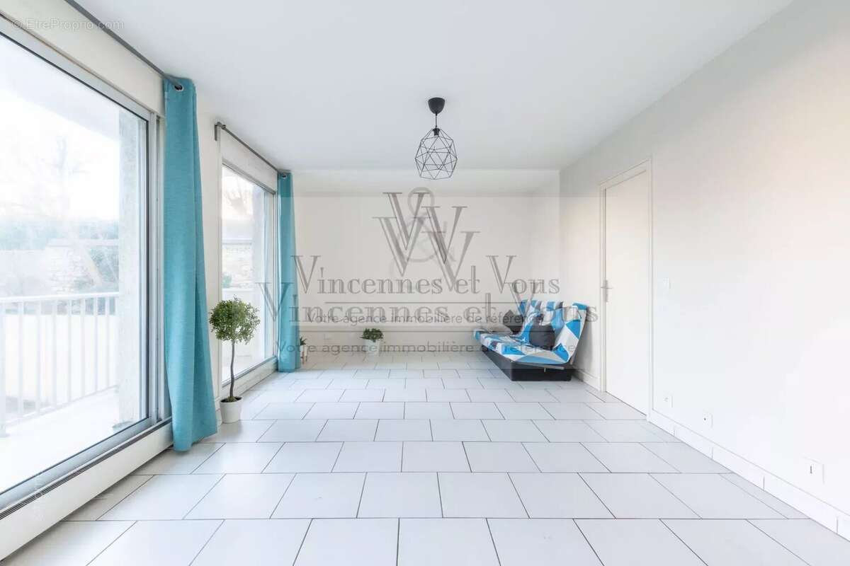 Appartement à SAINT-MAUR-DES-FOSSES