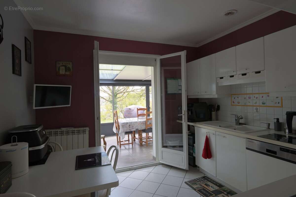 Maison 165 m² à Villeneuve-Sur-Yonne  - photo 6
