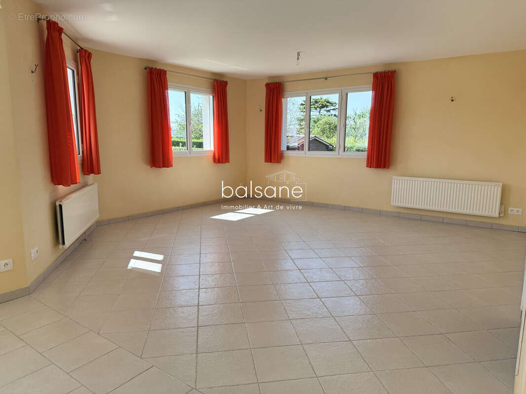 Maison 250 m² à Le Neubourg  - photo 3
