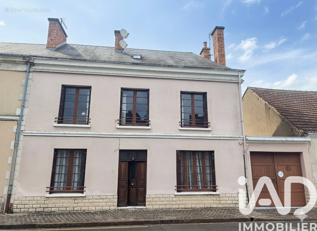 Photo 1 - Maison à AUBIGNE-RACAN