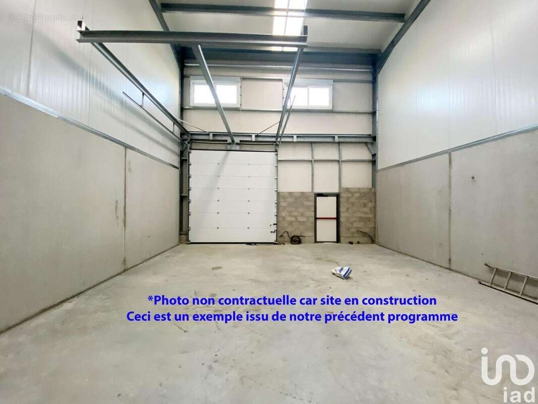 Photo 2 - Commerce à CHEVRY-COSSIGNY