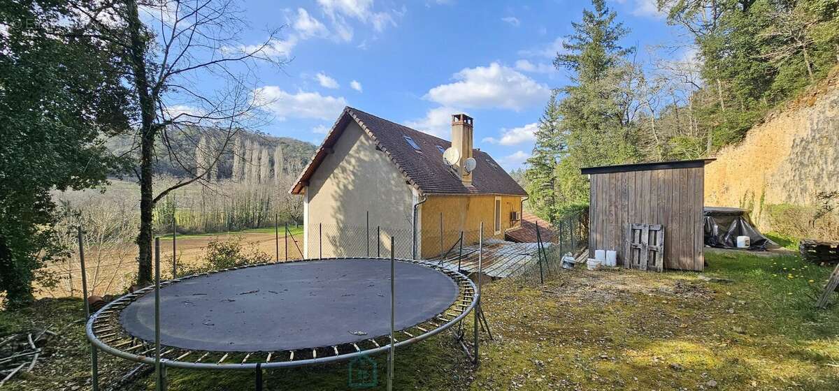 Maison à CARSAC-AILLAC