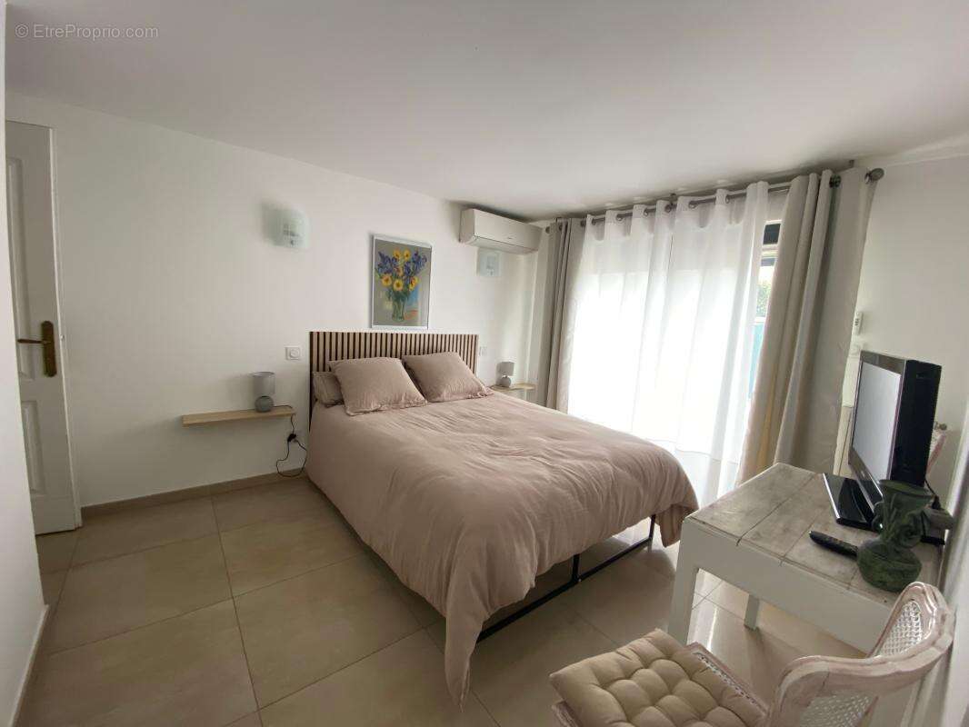 Maison à MAUGUIO