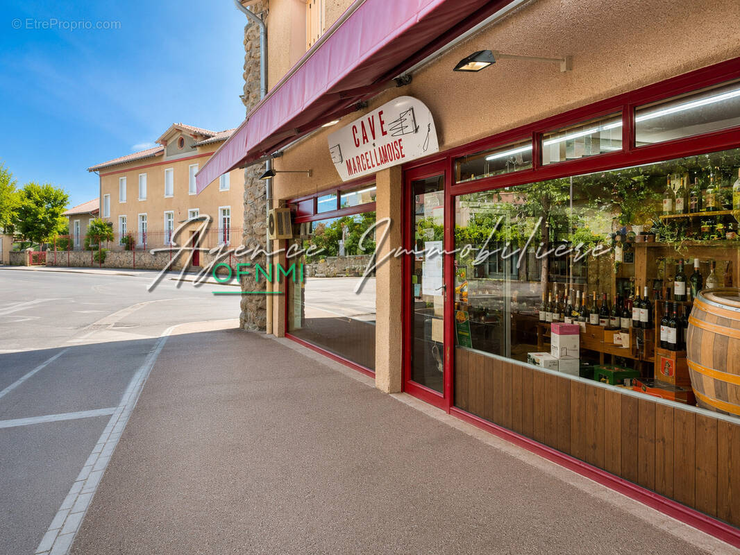 Commerce à SAINT-MARCELLIN-EN-FOREZ