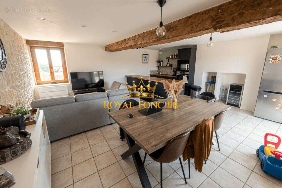 Maison à THURE