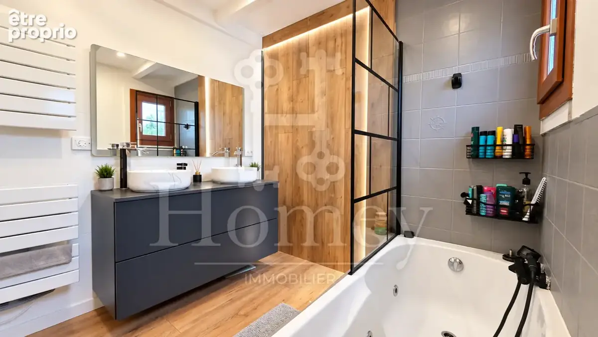 FILLINGES - Véritable Chalet en Madriers - Piscine Chauffée - Forêt Privative de 1200m2 - 10min Frontière Suis - photo 14