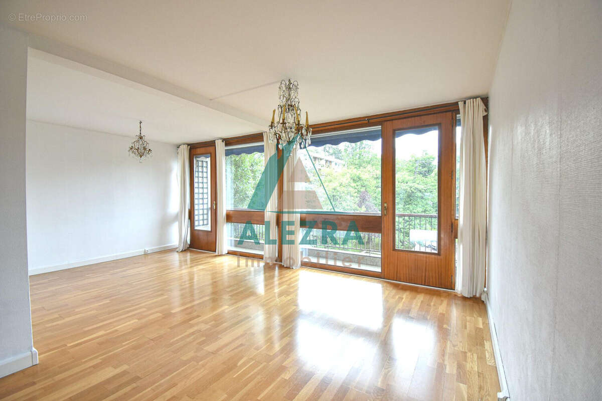 Appartement à LA CELLE-SAINT-CLOUD