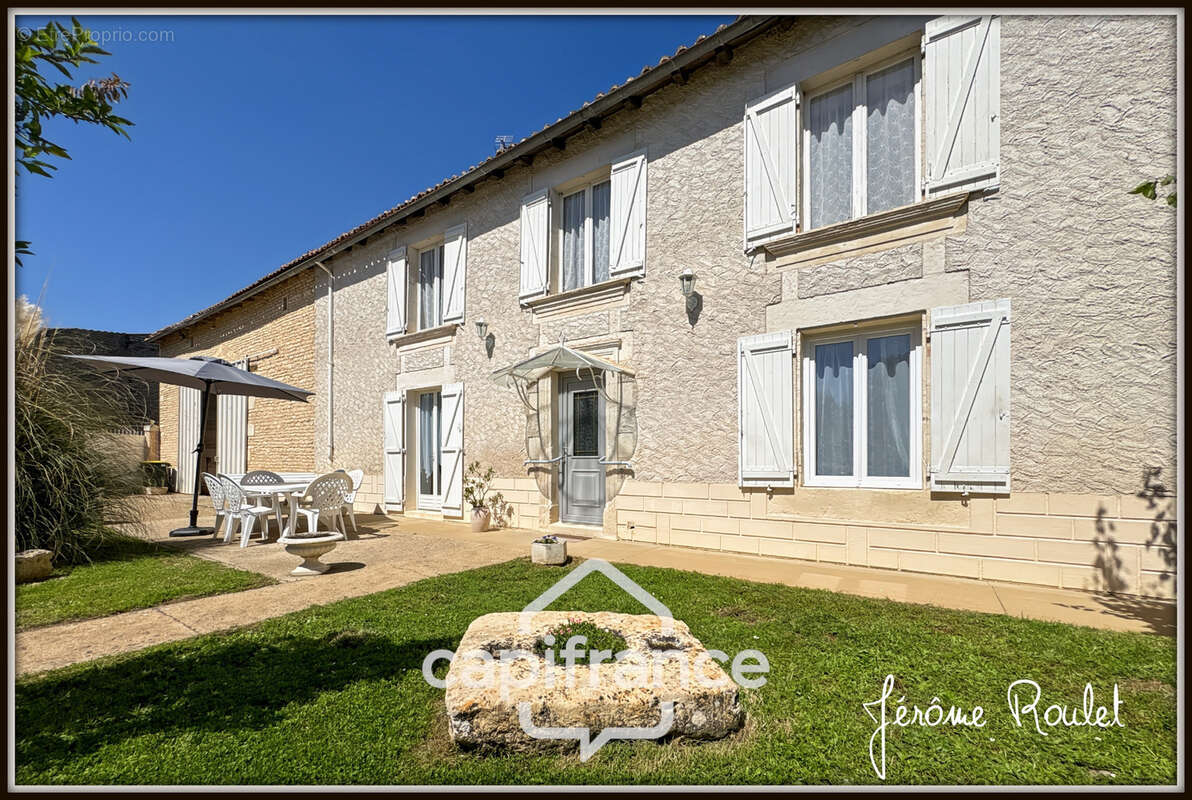 Maison en pierre à vendre Champigny-En-Rochereau (86), 6 pièces, 4 chambres, terrain 1 900 m² avec dépendances - photo 3
