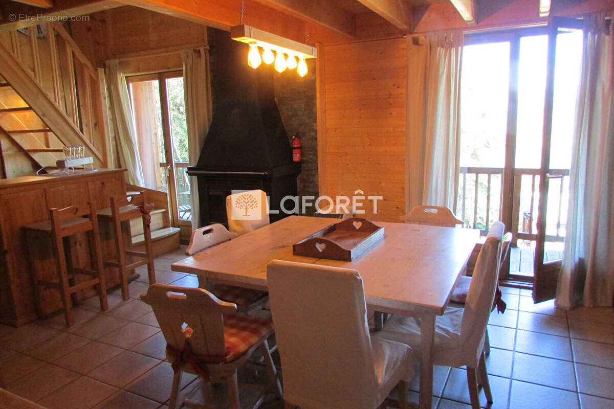 Appartement à LES CHAPELLES