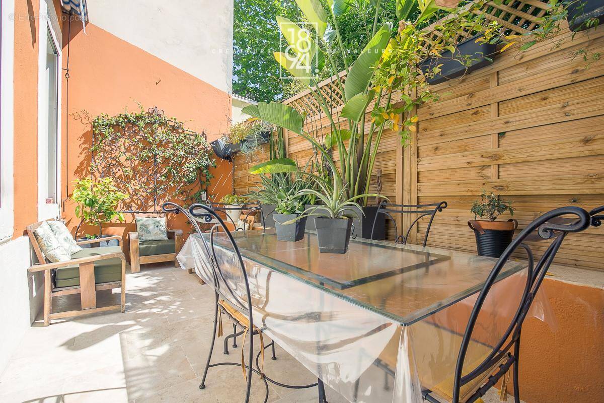 Appartement à MARSEILLE-5E