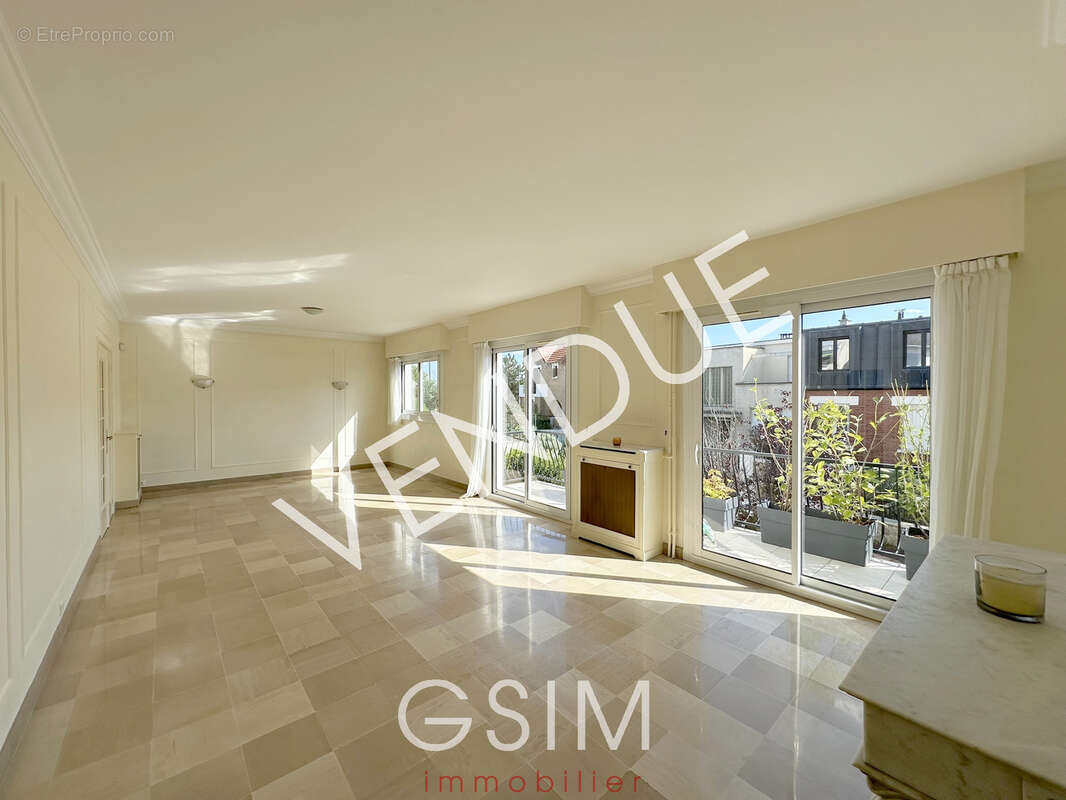 Maison à SURESNES