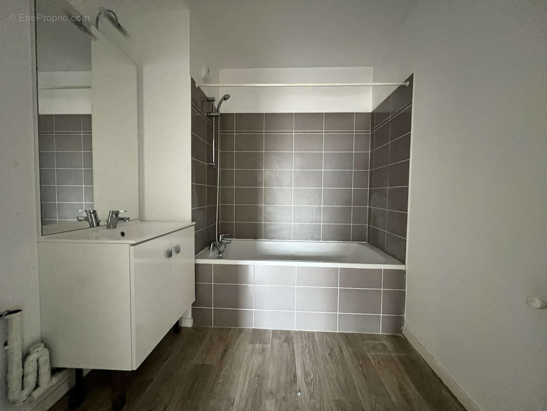 Appartement à BEZANNES