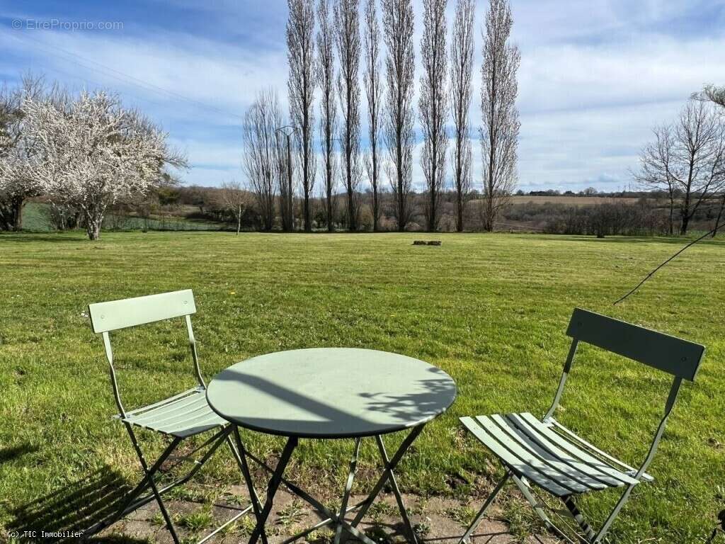 Maison à CHAMPAGNE-MOUTON
