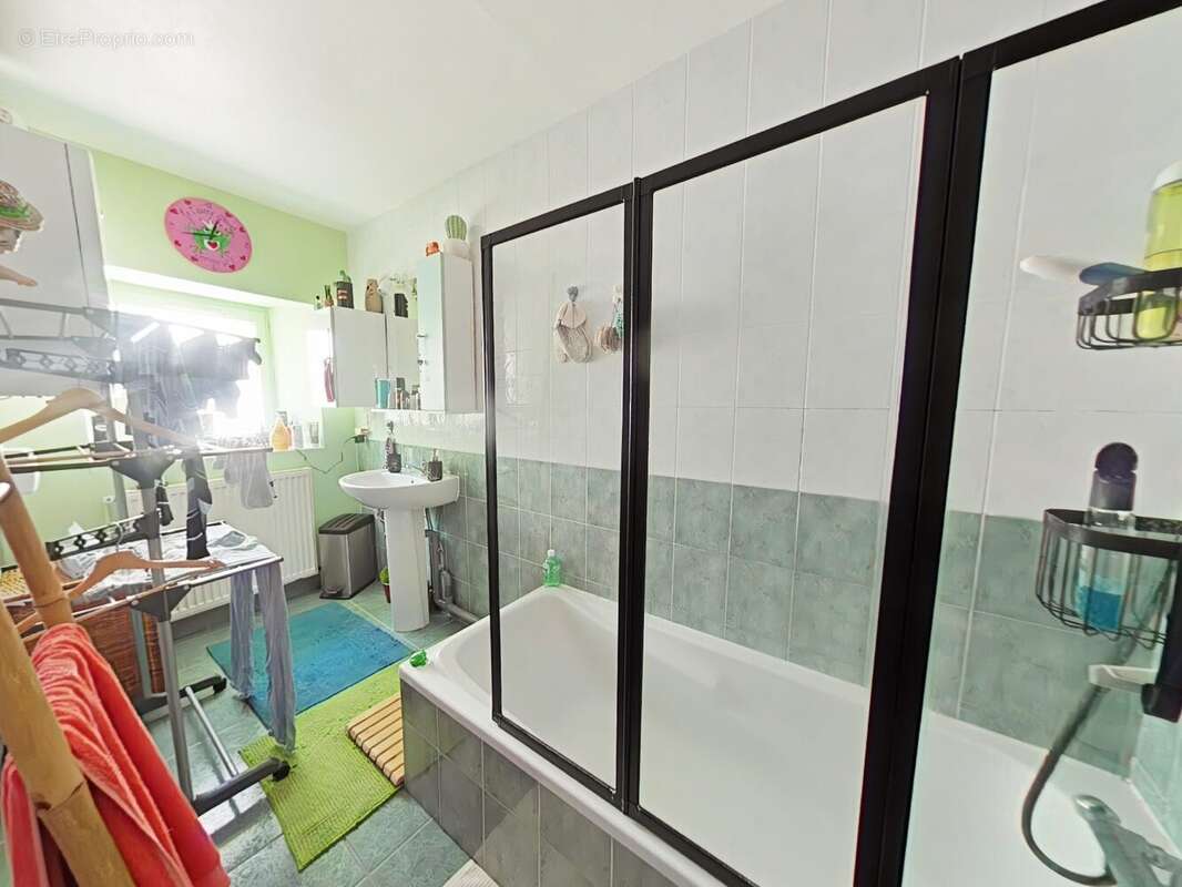 Appartement à SAINT-JUST-SAINT-RAMBERT