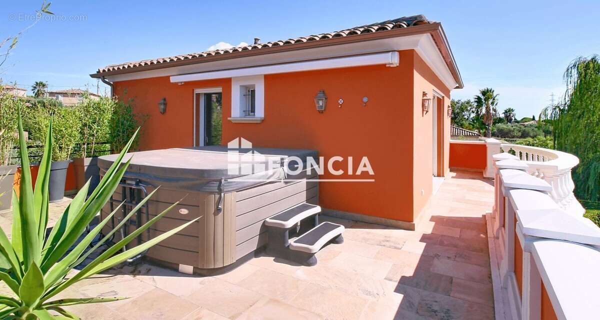 Maison à FREJUS