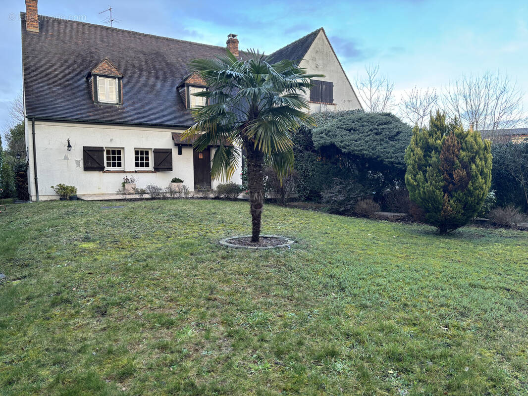 Maison à SAINTE-GENEVIEVE-DES-BOIS