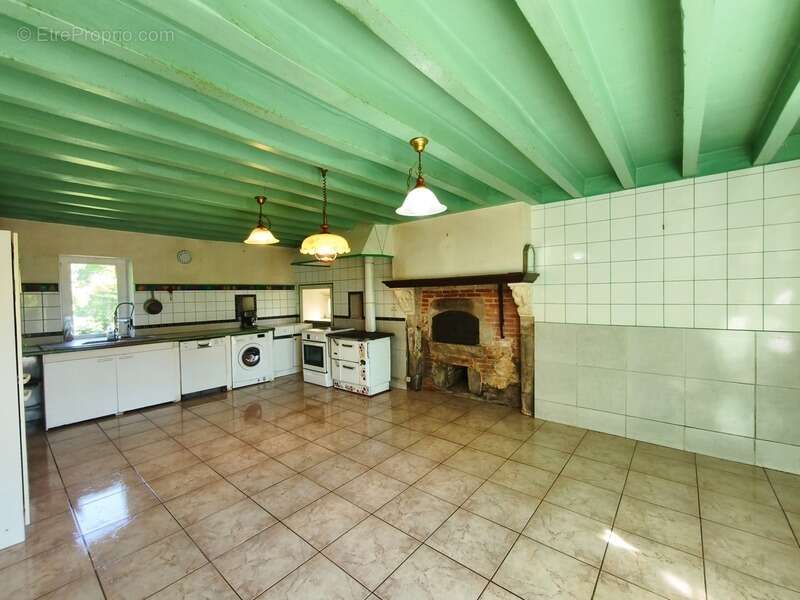 Chéniers (23) à vendre maison de 4 chambres 220 m², Mare, Dépendance, Grange, Terrain 6800 m² - photo 3