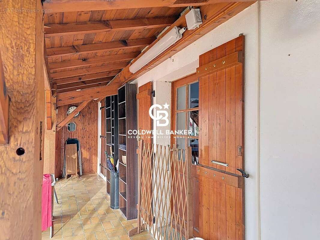 Maison à CHAMPAGNE-LES-MARAIS