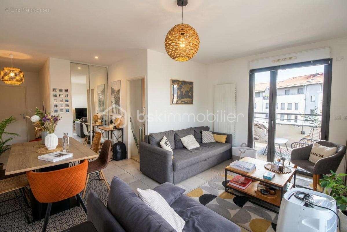 T3 de 66 m² en dernier étage avec terrasse triple exposition de 36 m² - photo 3