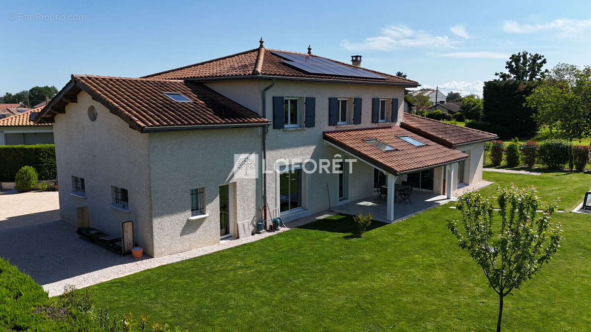Maison à vendre Dompierre Sur Chalaronne 10 pièce(s) 208.1 m2 - photo 3