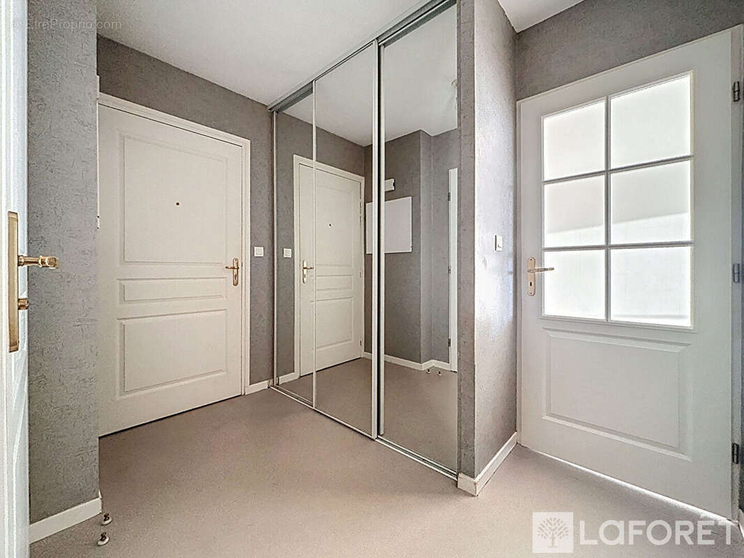 Appartement à LA CHAPELLE-D'ARMENTIERES