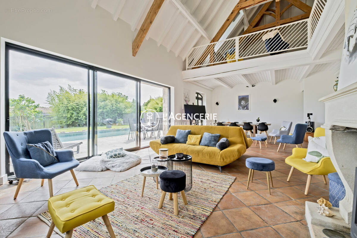 Maison à CARBON-BLANC