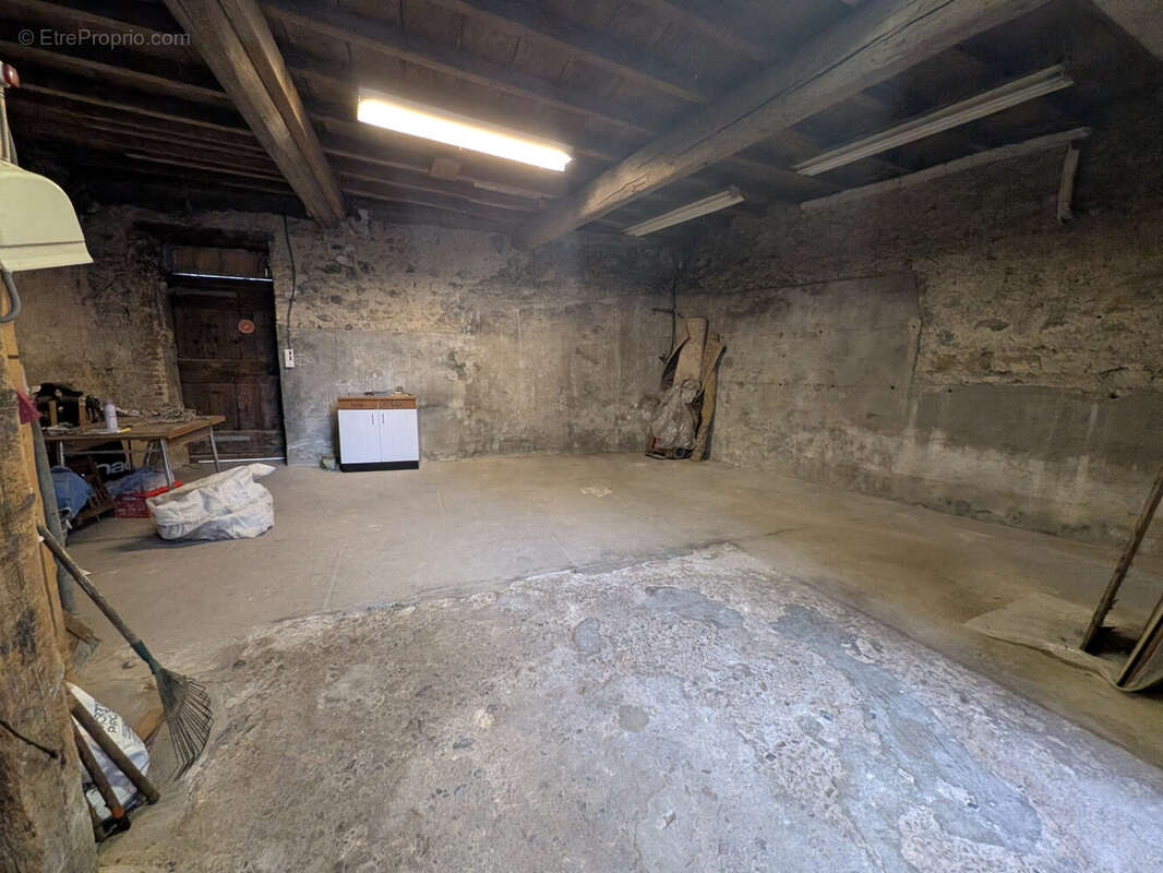 Maison 75 m² à Sain-Bel  - photo 3