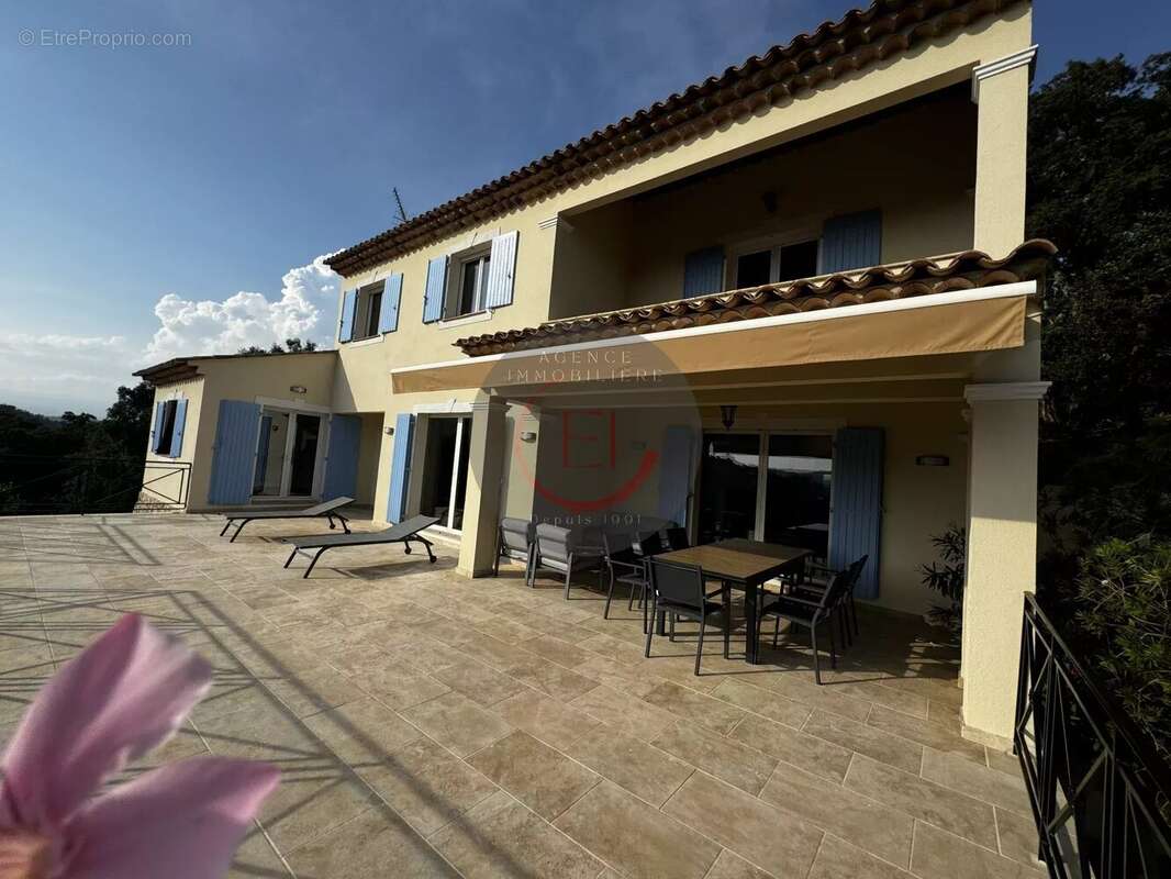 Maison à LES ADRETS-DE-L&#039;ESTEREL