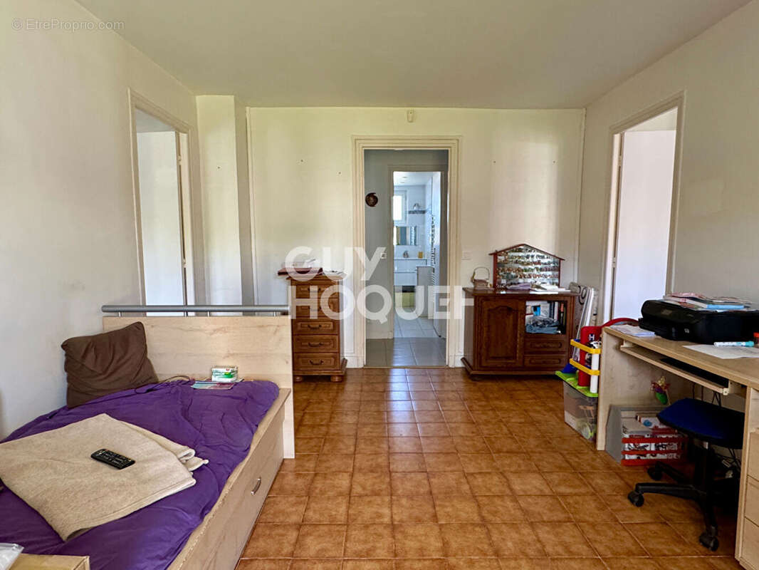 Appartement à PARAY-VIEILLE-POSTE