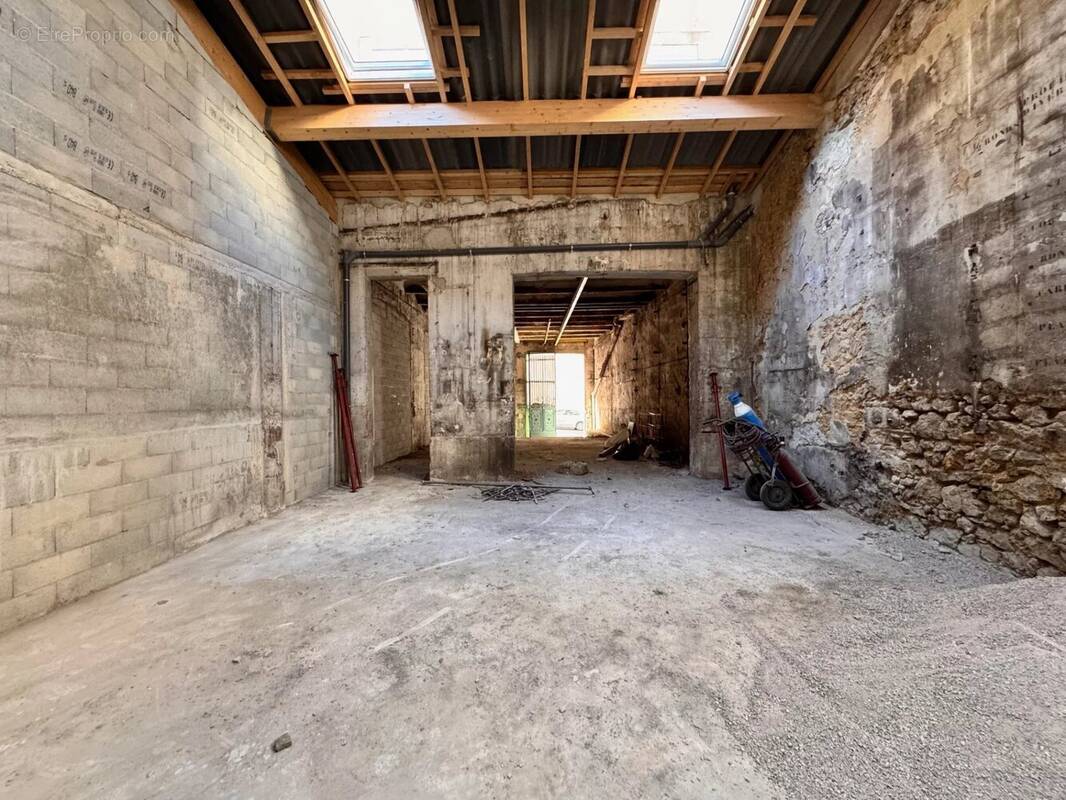 Commerce à MARSEILLE-6E