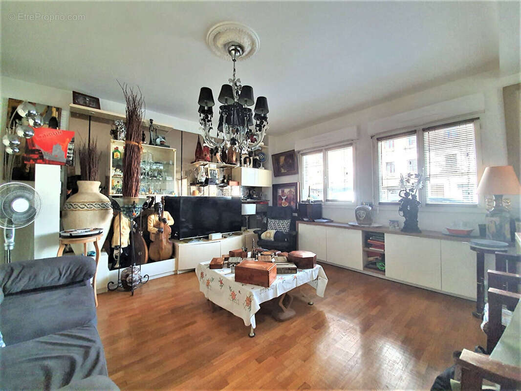 Appartement à LA GARENNE-COLOMBES