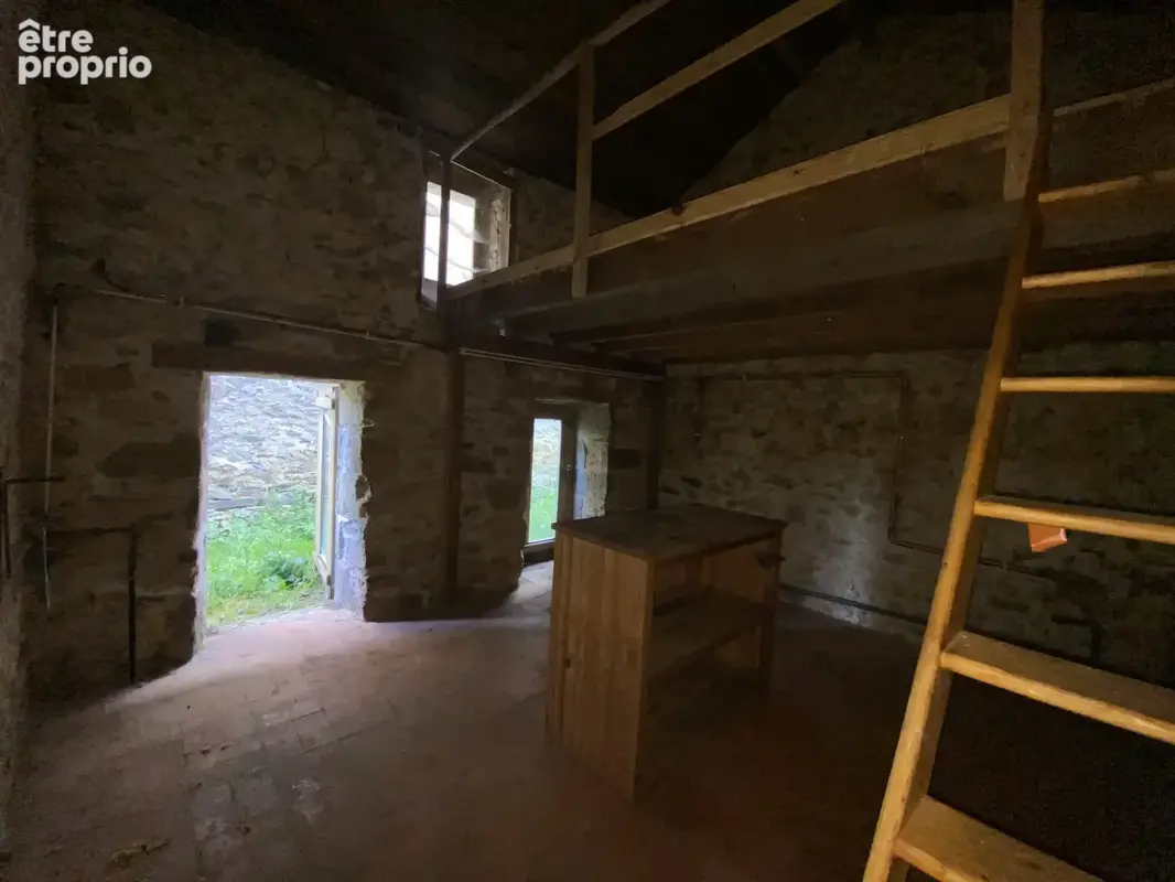 Corps de ferme à rénover sur 1 Ha de terres attenantes. - photo 5