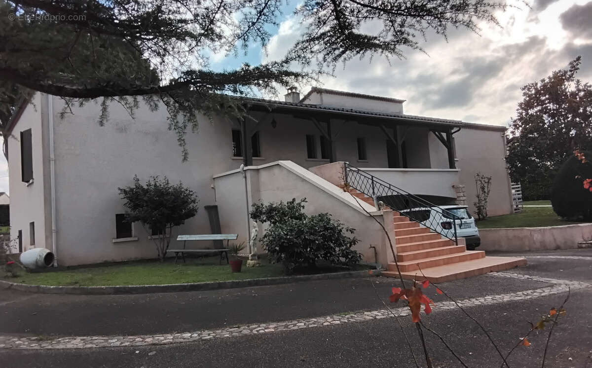 Grande maison semi enterree - photo 5