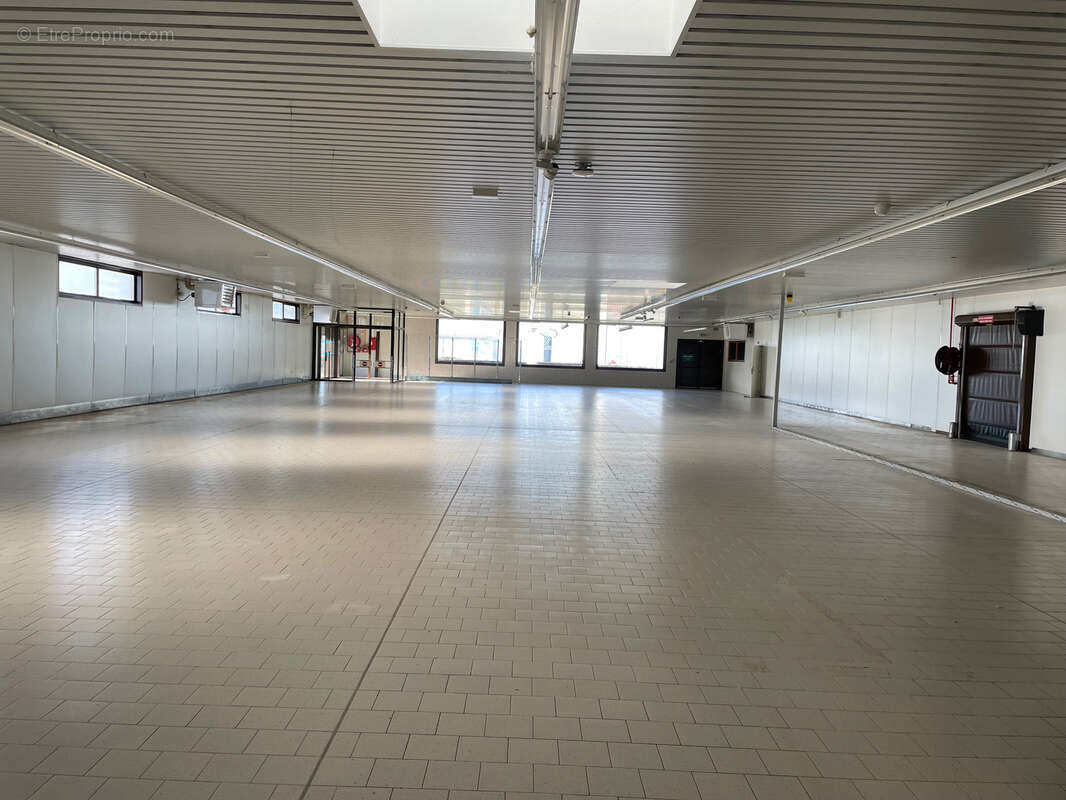 Commerce à BEAURAINVILLE