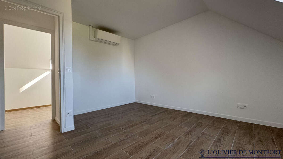 Maison à LE PERRAY-EN-YVELINES