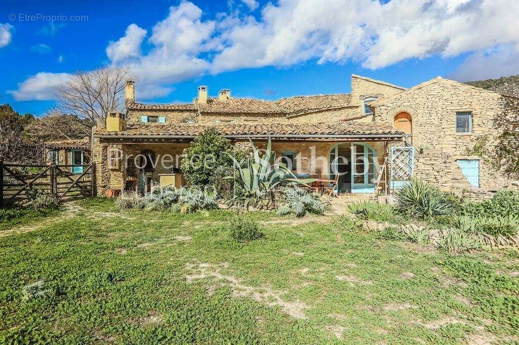 Maison à SAUMANE-DE-VAUCLUSE