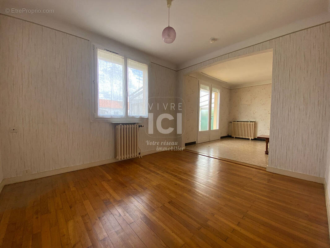 Maison à SAINT-SEBASTIEN-SUR-LOIRE