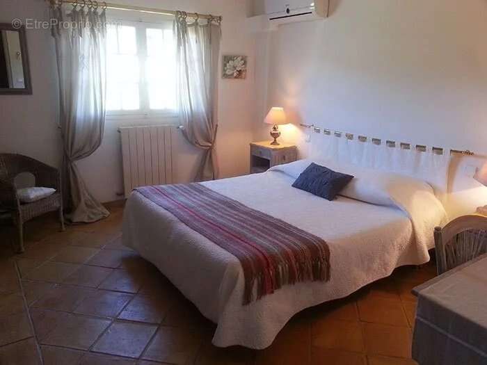 Maison à PUGET-VILLE