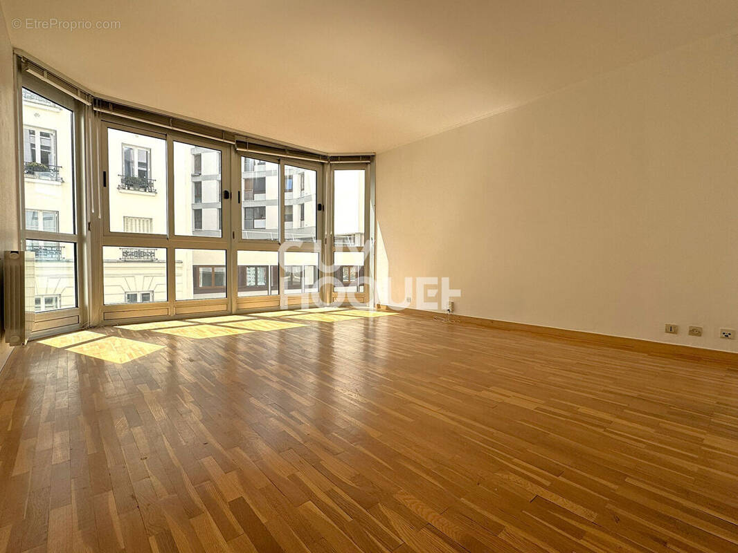 Appartement à PARIS-12E