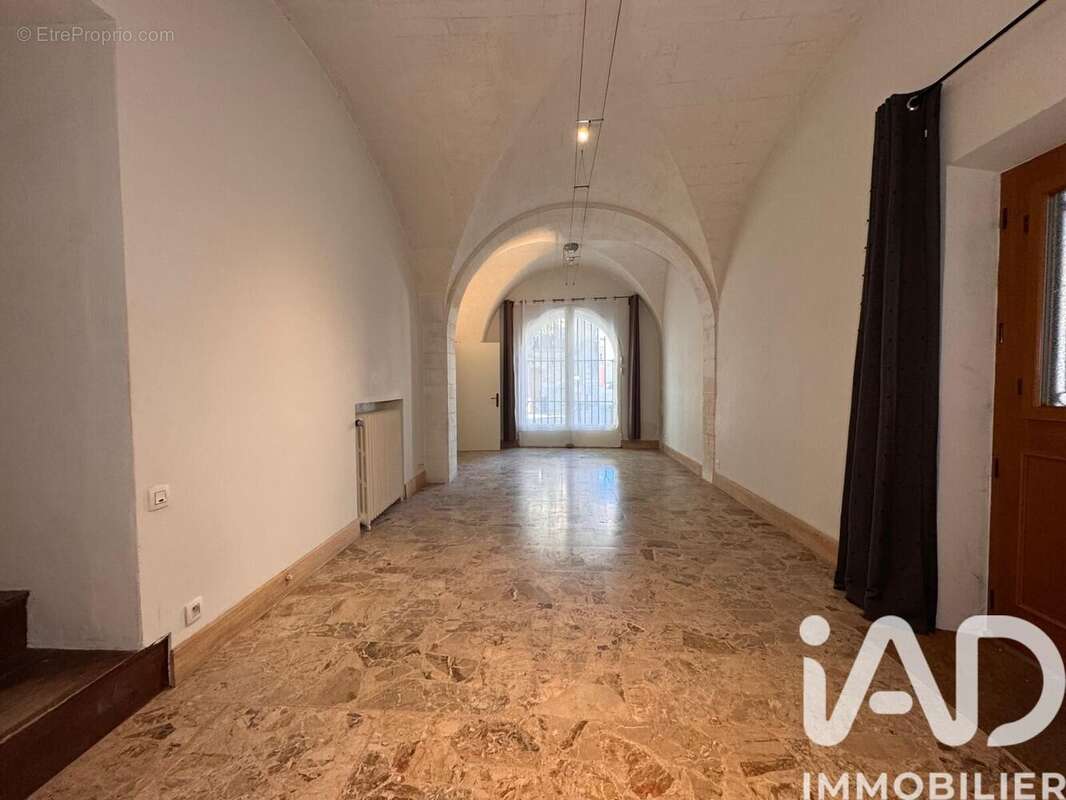 Appartement 61 m² à Villeneuve-Les-Avignon  - photo 2