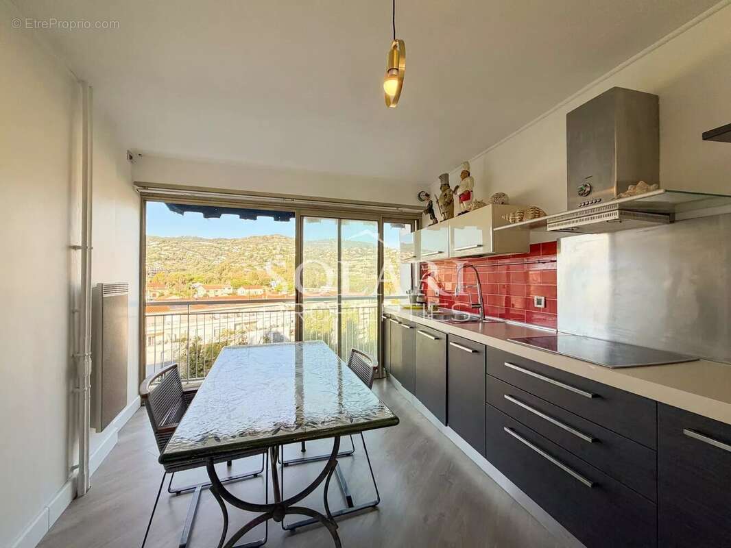 Appartement à MANDELIEU-LA-NAPOULE