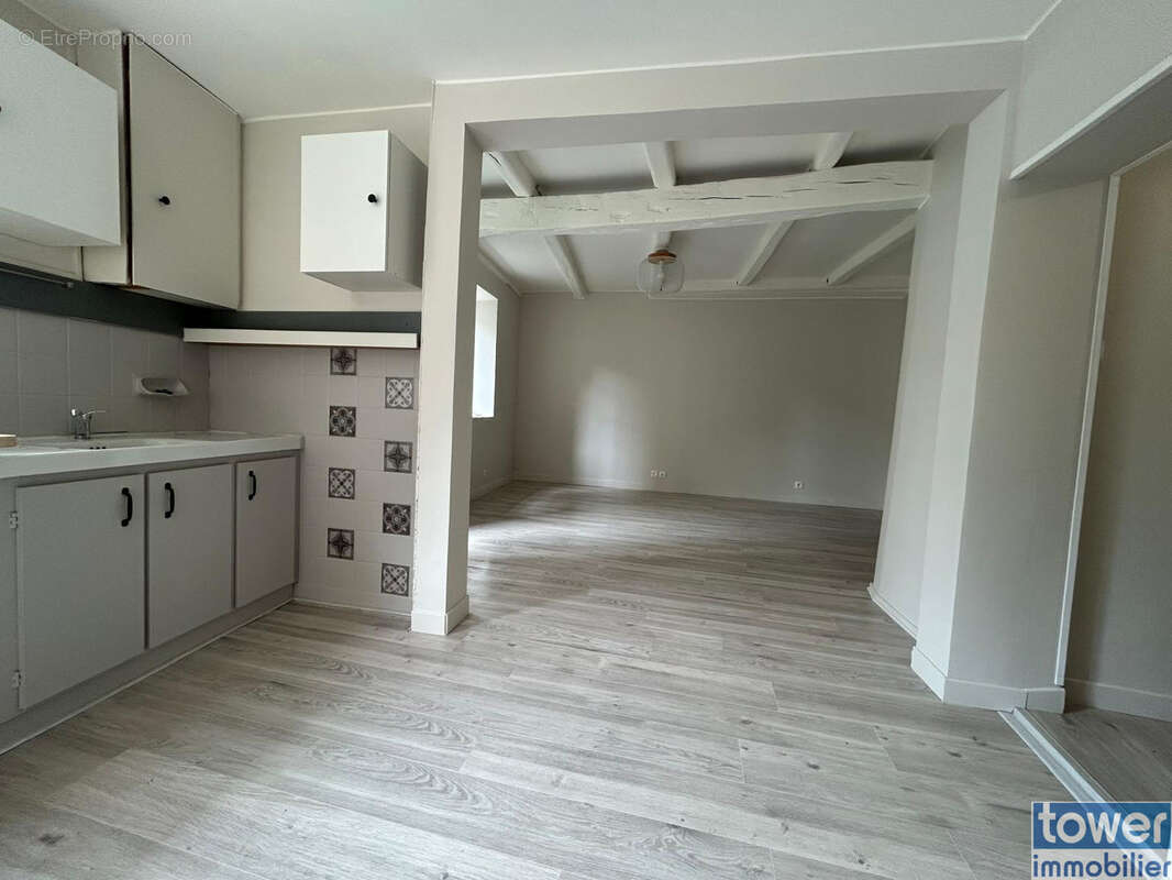 Maison à CHARROUX