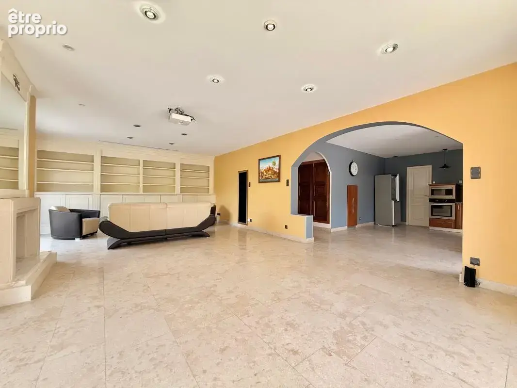Maison familiale de 195 m² avec T2 indépendant – Calme et potentiel locatif - photo 9