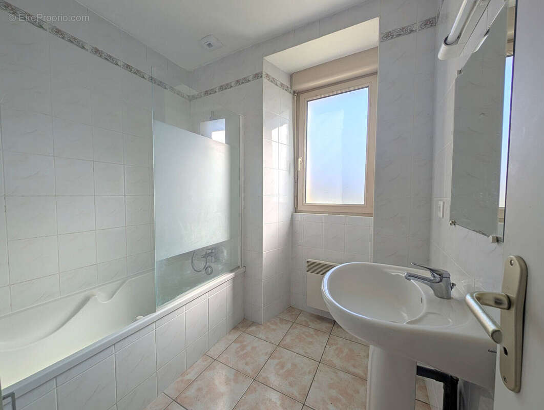 Maison à MONTREUIL-BELLAY