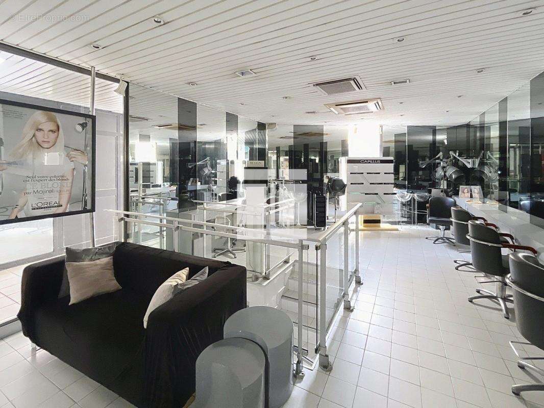 Bastia centre ville - murs commerciaux de 80m² - photo 2