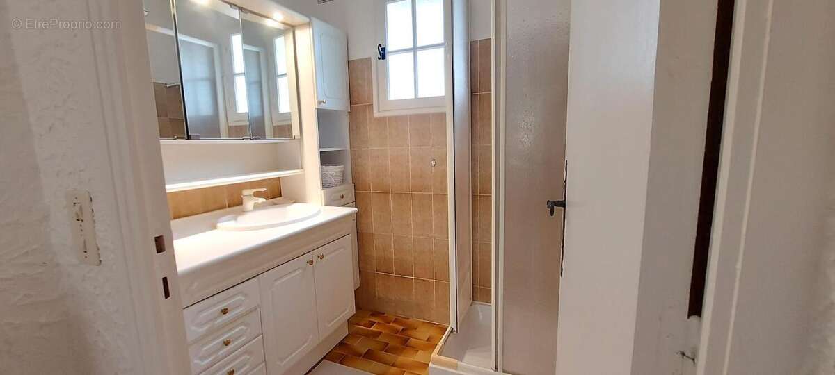 Maison à LE MUY