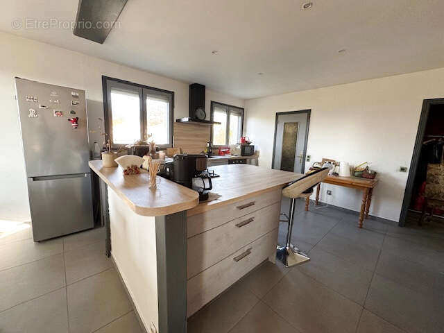 Autre à SALAISE-SUR-SANNE